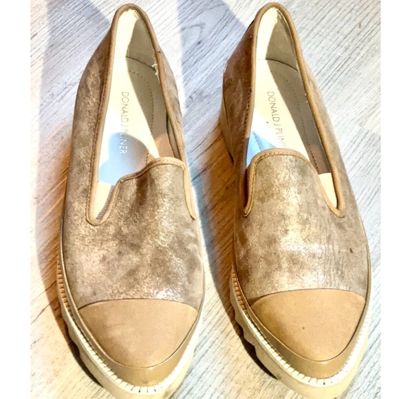 Donald J. Pliner loafer shoe in metallic gold leather with pointed toe - - Picture 7 of 10